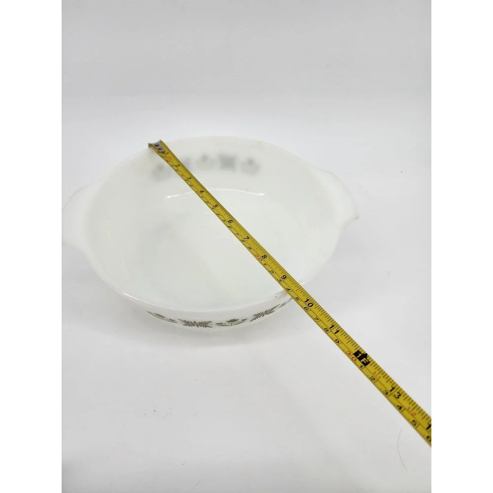 Anchor Hocking Fire King Meadow Green 2 Qt Round Casserole Dish White Milk Glass